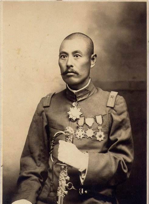 贿选总统-曹锟,从贩卖花布到民国总统,善于钻营用人不疑_袁世凯