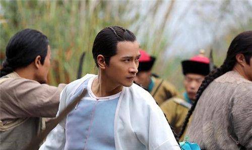 并先后去拜访严克,于虎,徐矮师学习武艺,而这些武术家也不吝啬,都倾囊