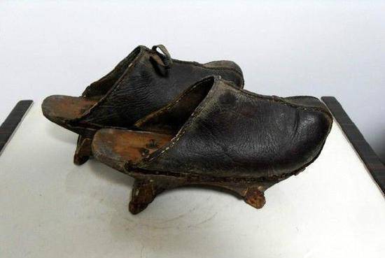 古人如何称呼鞋?木屐用作雨鞋?祭祀有专门的鞋?_穿着