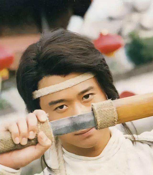 如果李寻欢不使用小李飞刀,他会沦为几流?百晓生临死