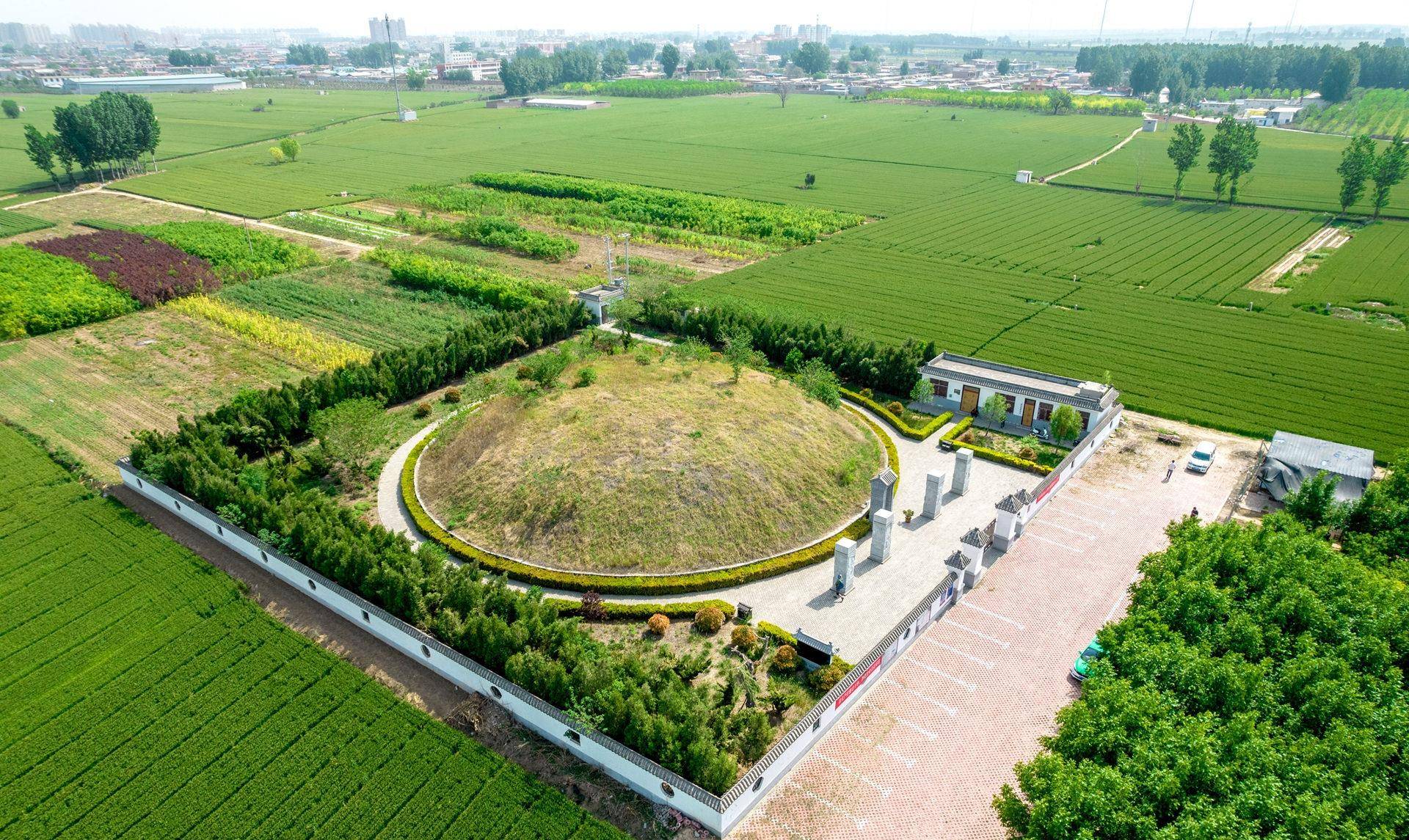 历史资料记载,战国时期著名的勇士,义士荆轲,是战国末期卫国(朝歌,今