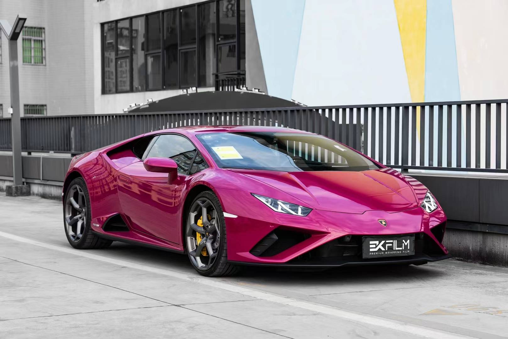 兰博基尼小牛ek改色膜星光宝石红,如宝石般迷人的瑰丽