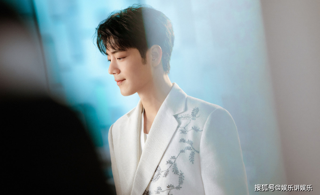 获奖年度突破男演员,演唱《如愿》,肖战成功看哭每一个粉丝!