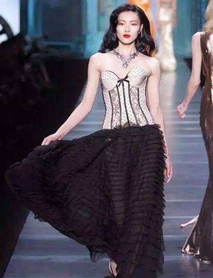 中国美人张梓琳:拒当豪门阔太,转身嫁给普通白领,如今活成这样_爱情