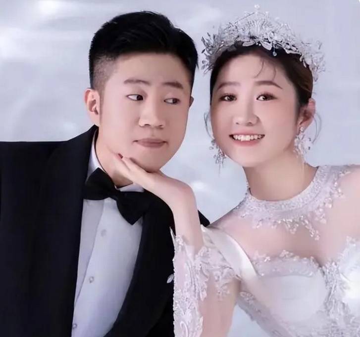 王亮爆家庭纷争内幕,称王小利被掌控,赵本山已介入此事_李琳_父亲