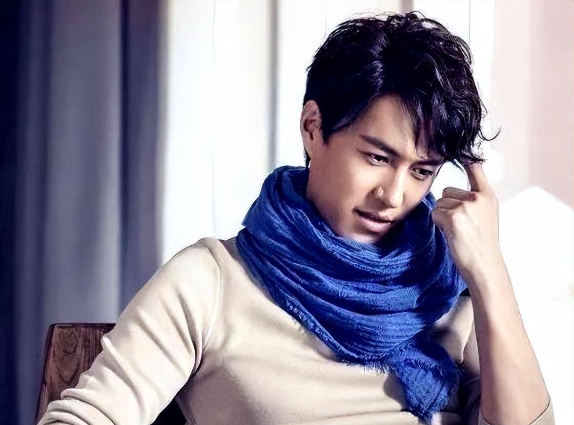 靳东蛰伏弯路,晚成原因终明白,人生触动深情_金东_角色_演艺