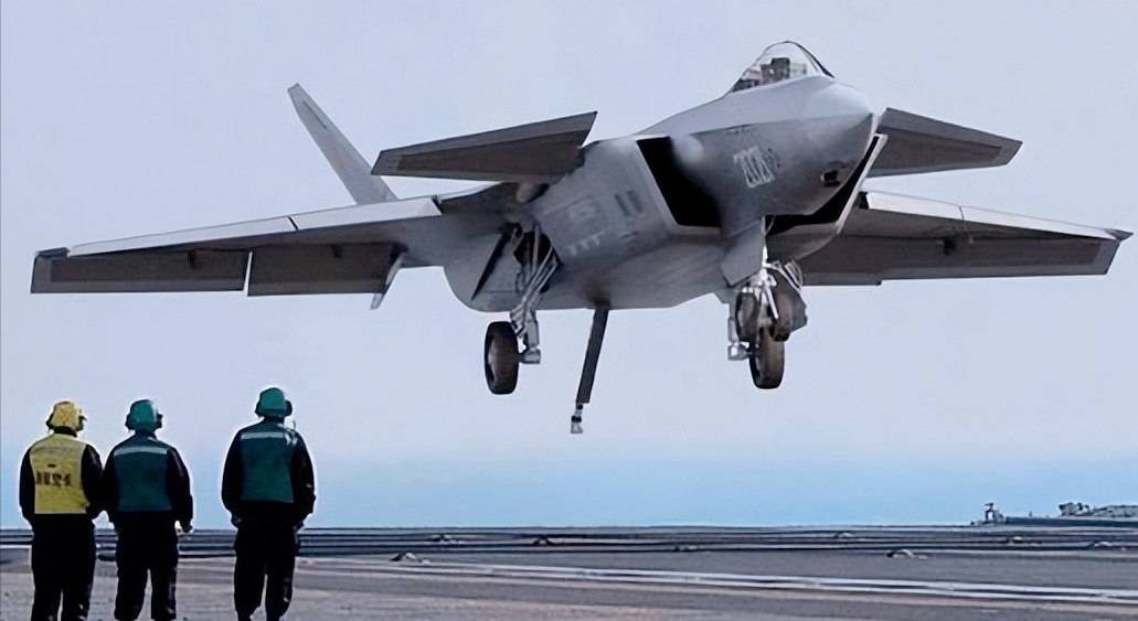 其中,歼7e型飞机于1990年首飞成功,是为适应我军20世纪90