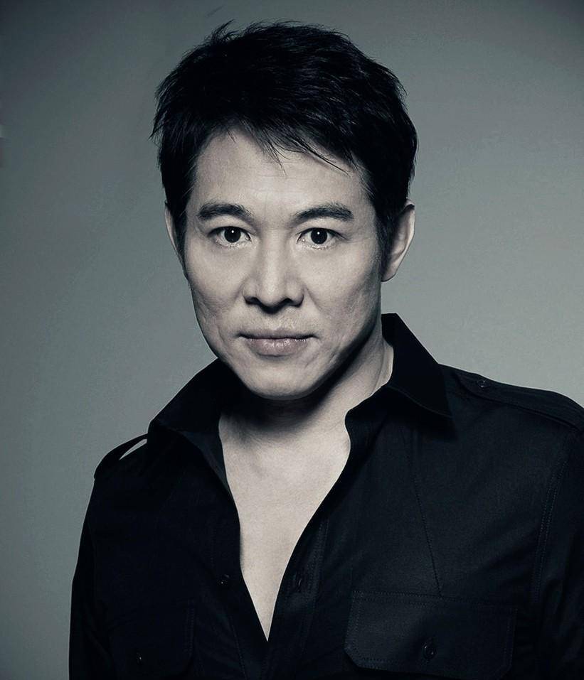 李连杰给大哥百万年薪,二哥穷苦一生却拒绝帮助,这是?