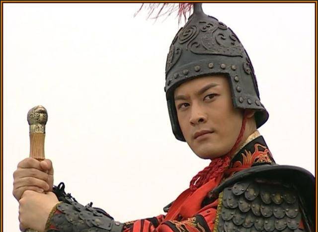 他身为武将,熬死9位皇帝登基称帝,因太长寿,只能传位