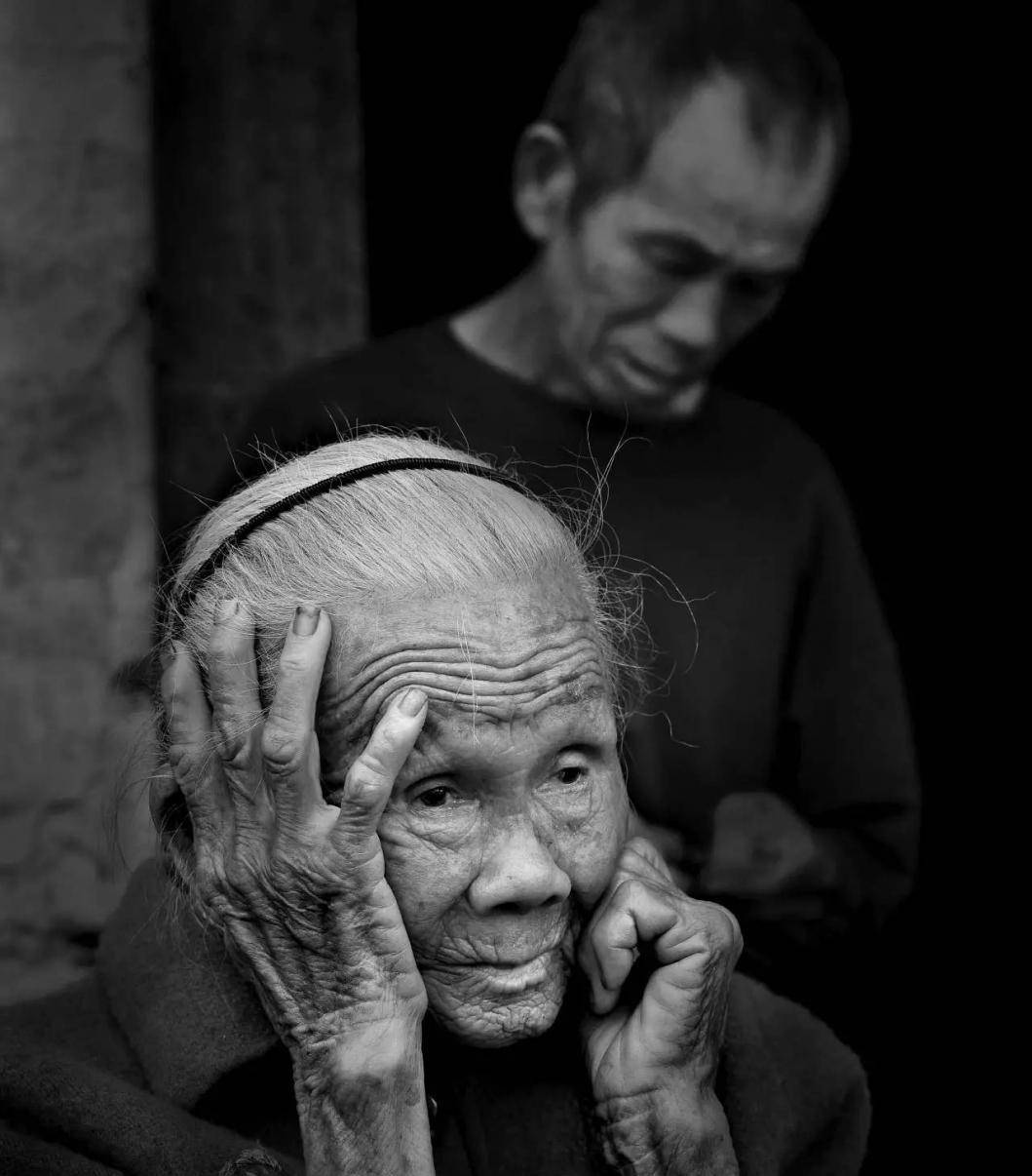 24岁母亲韦绍兰被日军抓走,逃出慰安所生下儿罗善学