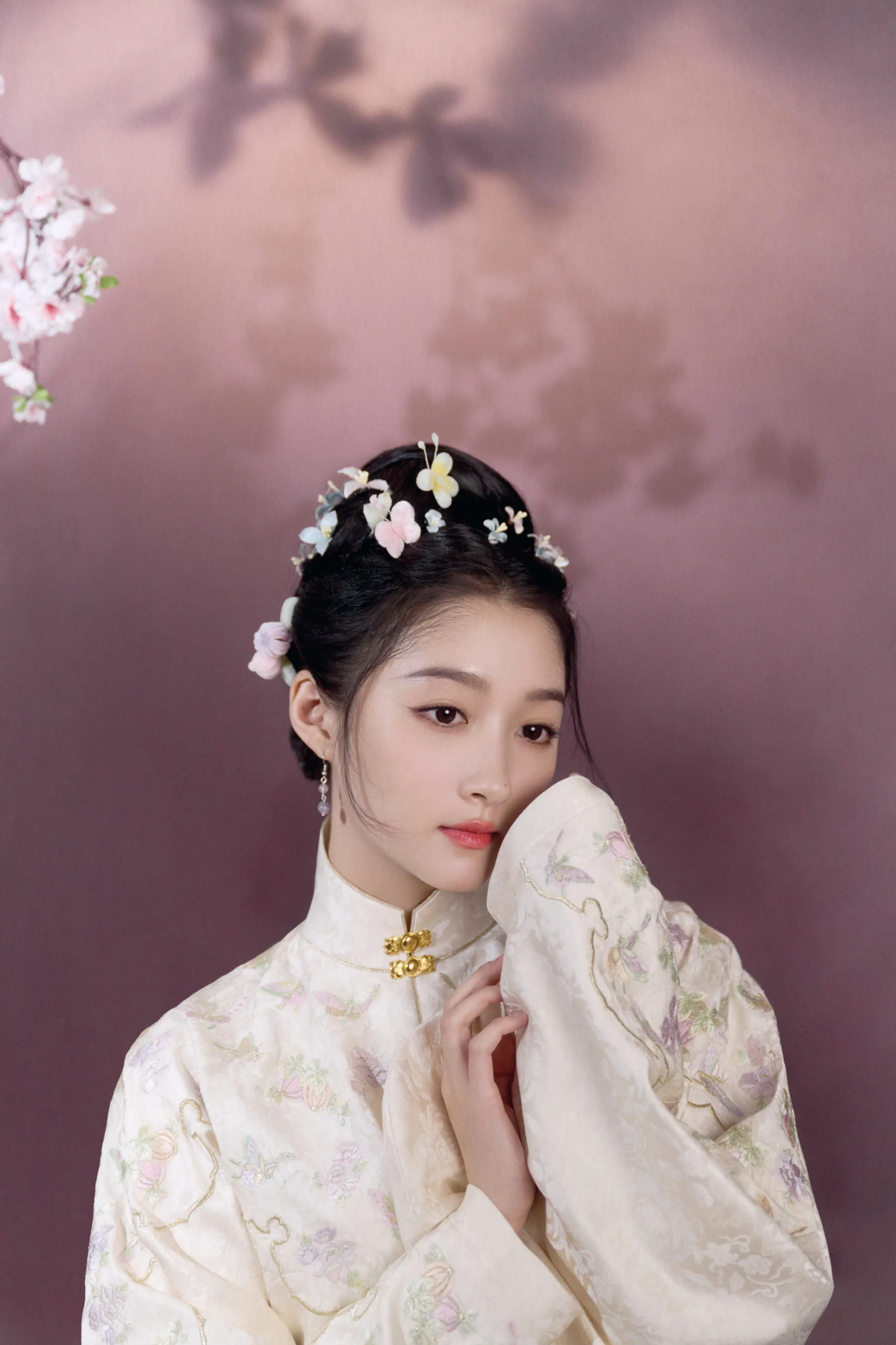 关晓彤马面裙造型高清美图,小家碧玉的她穿上好合适,美的冒泡_时尚