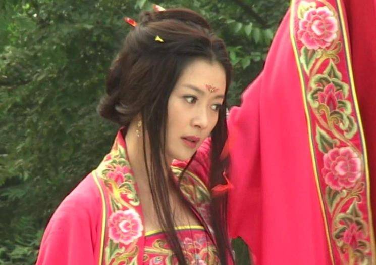 有一次唐玄宗突然想起了被冷落的梅妃,因此悄悄和梅妃相见,谁知道这