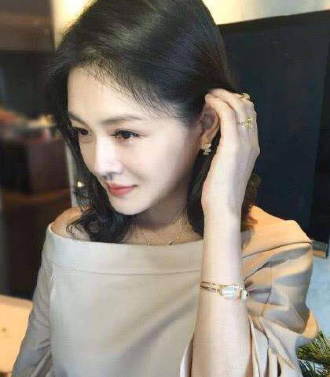 汪小菲晒大s近照,身材臃肿脸发福,昔日女神形象颠覆大