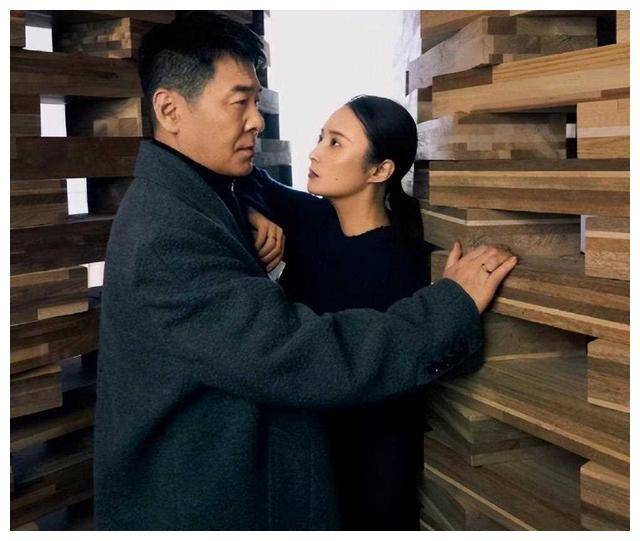 18年后,再看陈建斌现任妻子蒋勤勤,才明白她与吴越谁更"清醒_婚姻