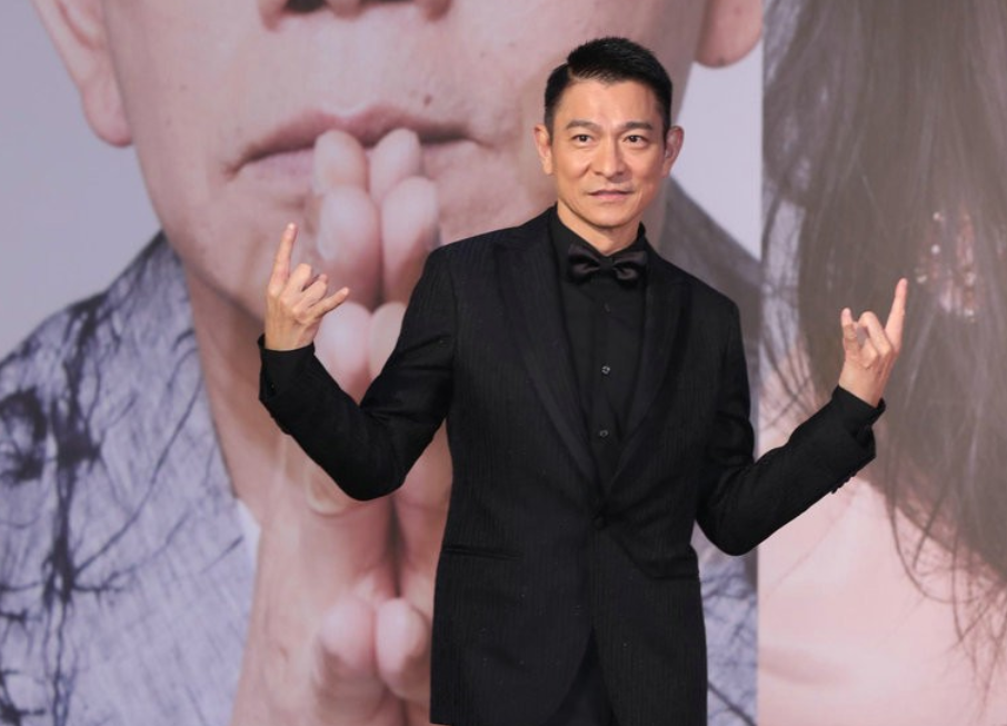 刘德华加宁浩,王炸组合为何干不过贾玲的100斤肉?_电影_票房_张艺谋