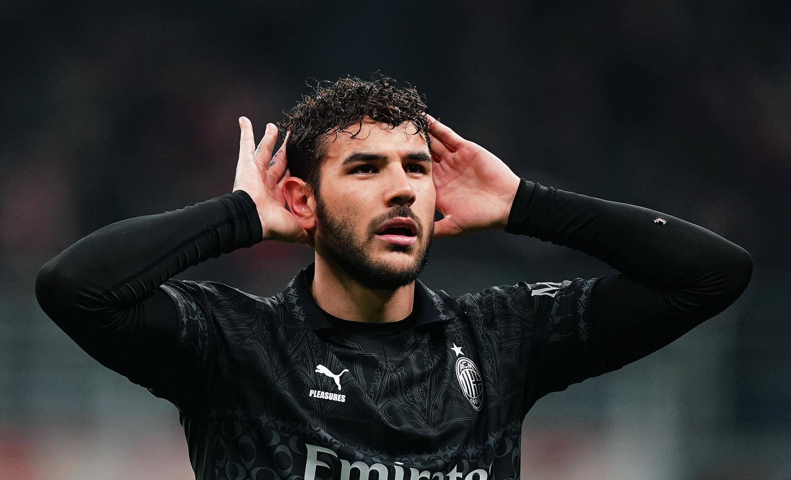 90分钟点球不判,ac米兰主场灭那不勒斯,静待尤文