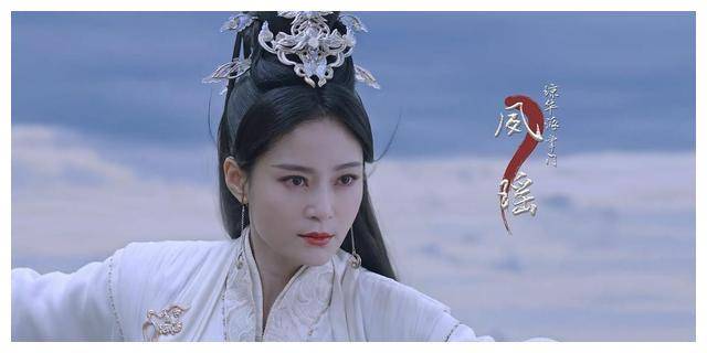 饰演韩菱纱的鞠婧祎不仅长得漂亮,还展现了许多可爱的小表情,让人们