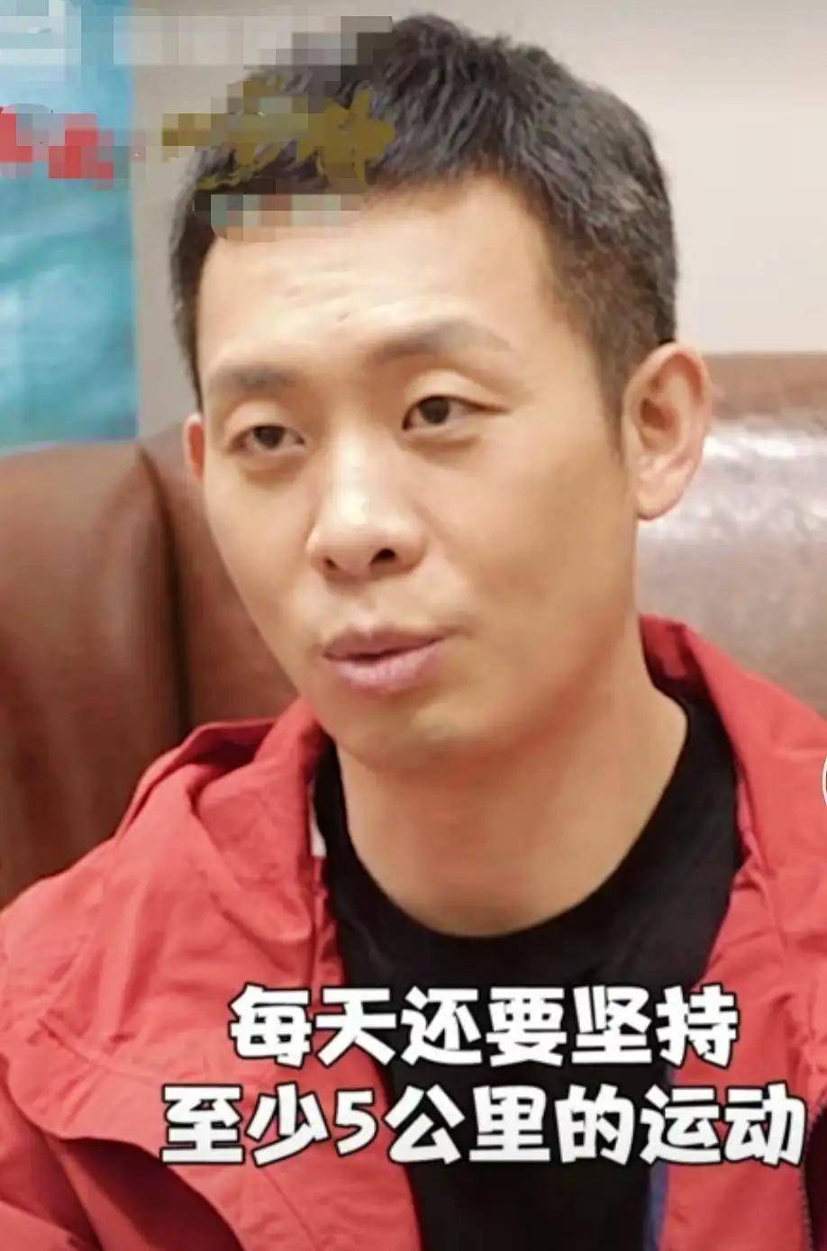 张艺谋自律到每天只睡三小时,只吃一顿饭,娇妻陈婷小其39岁_张译_电影