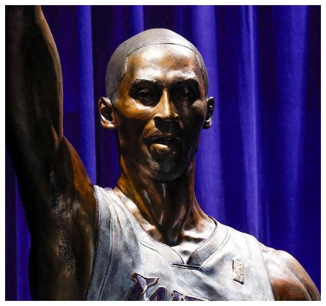 瓦妮莎获奖——科比独立雕像选材细节曝光,精彩可期!