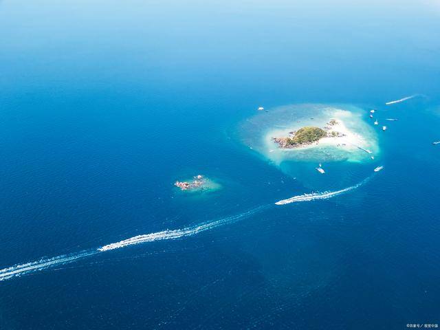 *普通内陆人想去西沙群岛旅游通过以下四个方法方式:1,从三亚凤凰岛