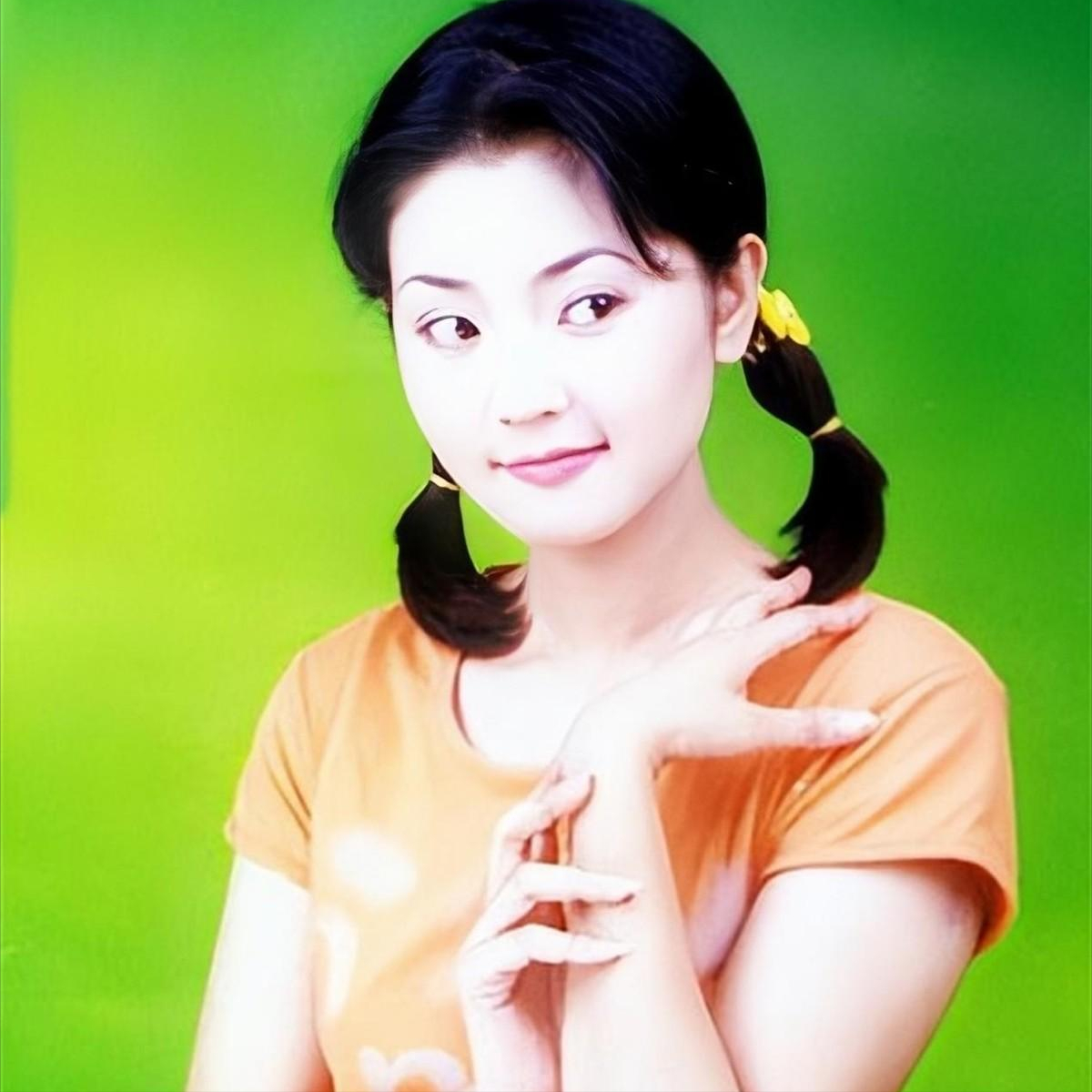 主持人方琼:嫁大8岁副台长,闪婚后生下可爱儿子,活成