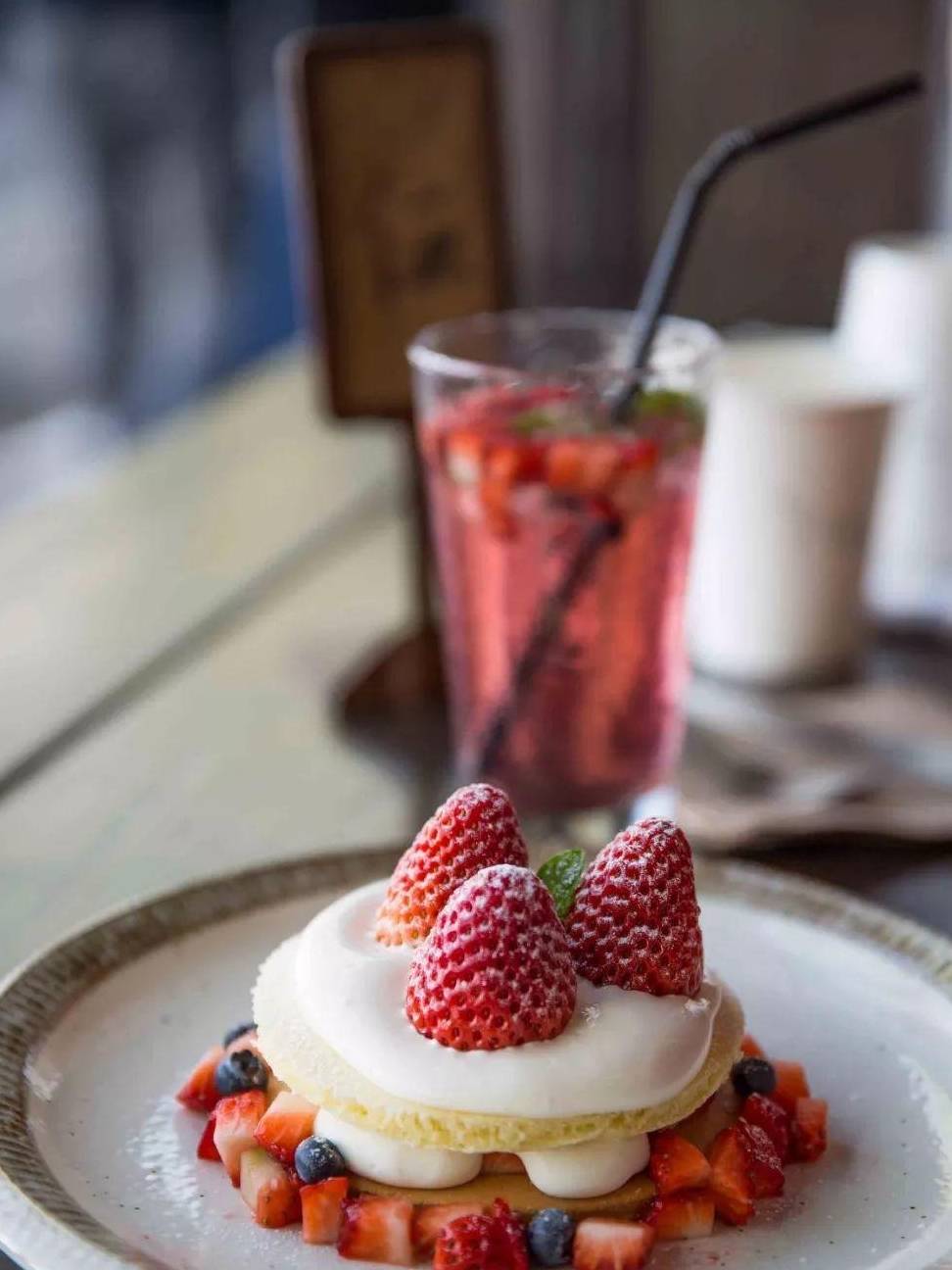 鲜红的外表,多汁的果肉,你的草莓少女心,我来收割