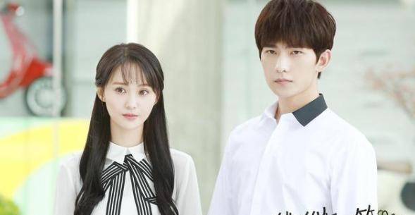 《微微一笑很倾城》的收视率相当不错,郑爽和杨洋在这部剧中出演了