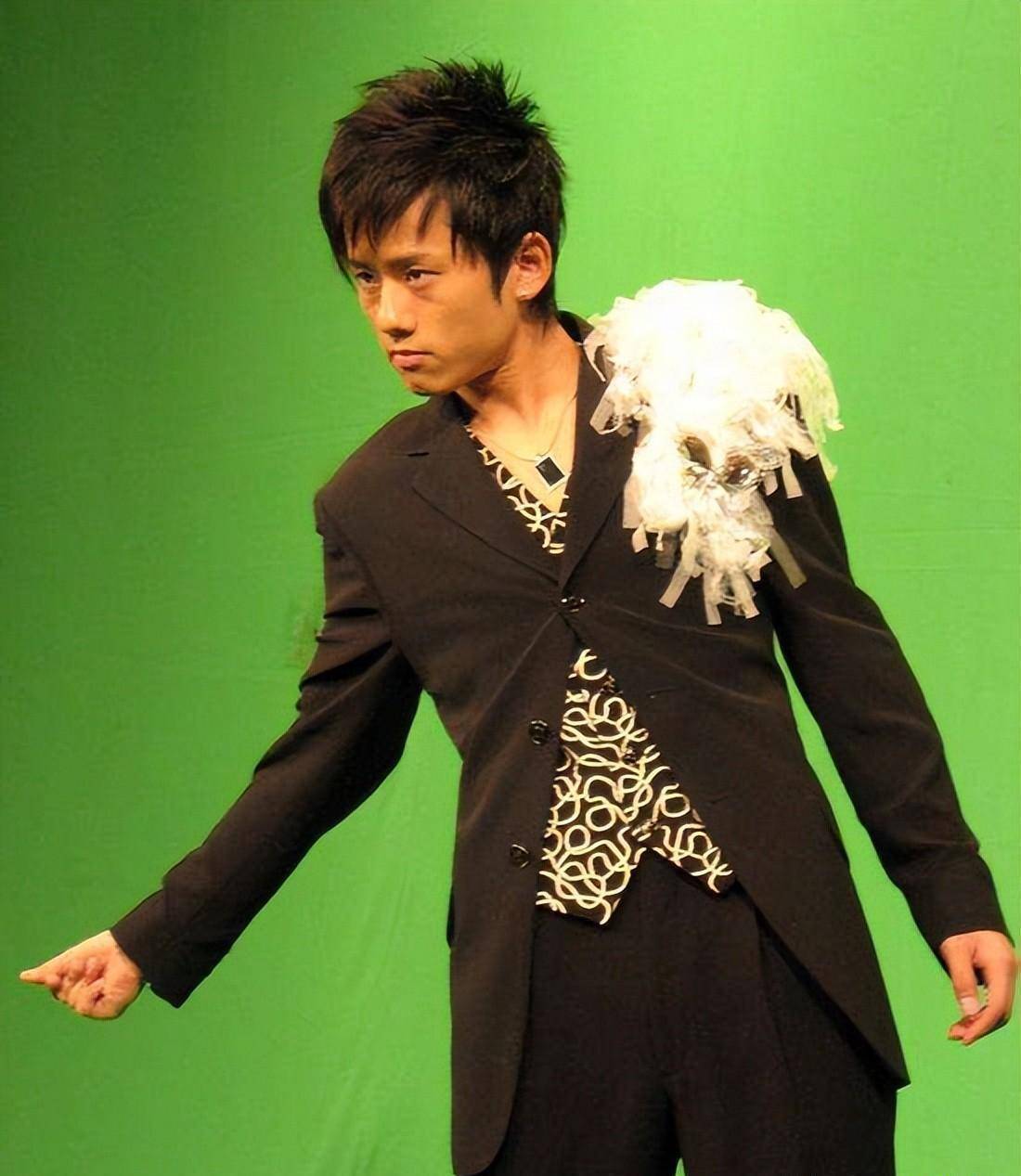 因女友向兄弟重拳出击,写歌得罪娱乐圈,苏醒拿什么再就业?