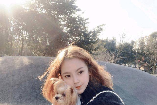 《长江七号》被揭发女扮男装的黄蕾,长大却退出娱乐圈,现状如何?