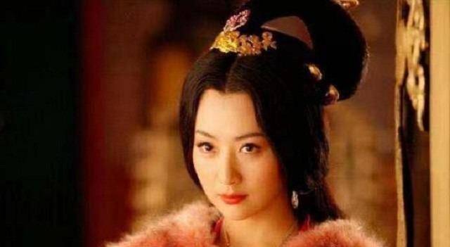 但是张珂一家并未在意,善良的张珂教小萧氏读书写字.