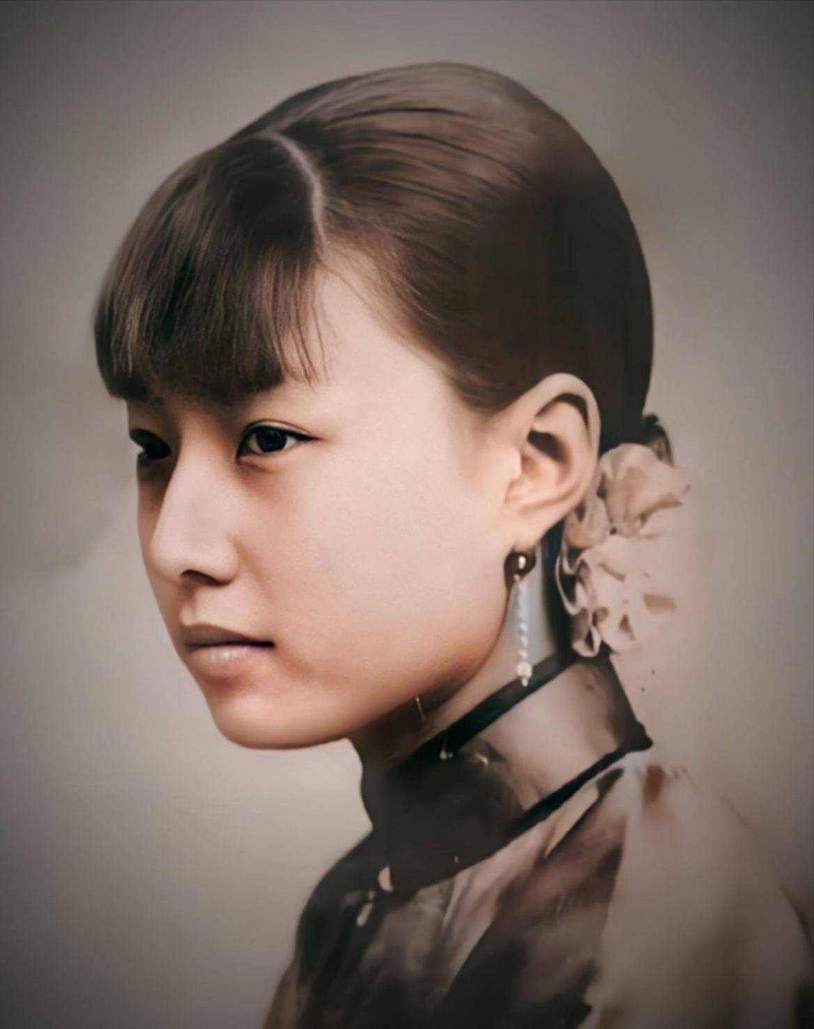 京剧名家孟小冬,孙岳,梅葆玥等都向他学过戏.