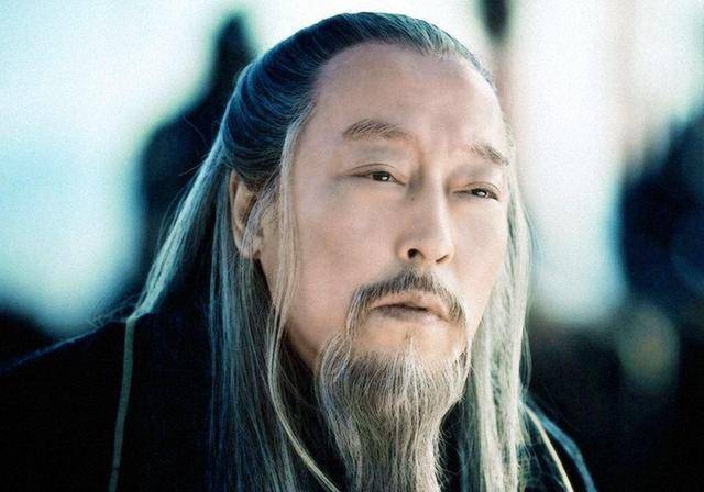 关羽在后方骚扰曹军,但是得知胡昭也居住在此,孙狼就说不得滋扰胡居士