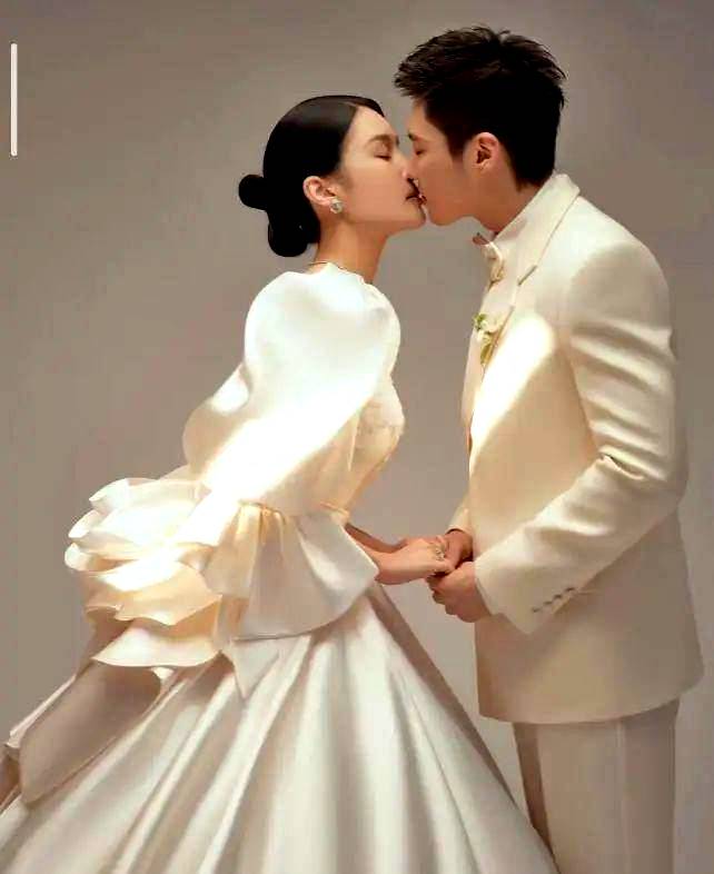 2月14日就是球球与丈夫小陈结婚纪念日,两人去年这个时候领证当了