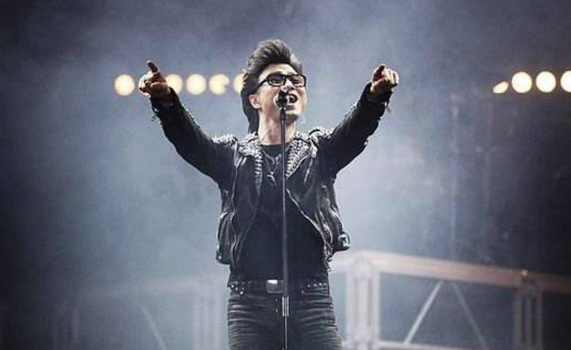 汪峰摇滚传奇不再,演唱会赔本无人买票,台上干唱好心酸_时候_歌曲