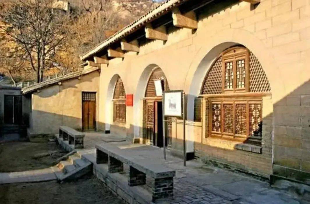 【碛口古镇】碛口古镇为军事要冲,在明清至民国年间凭黄河水运一跃