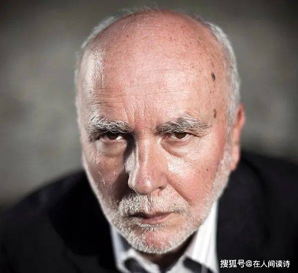 扎加耶夫斯基 | 所以,年轻诗人们,请阅读一切_罗马