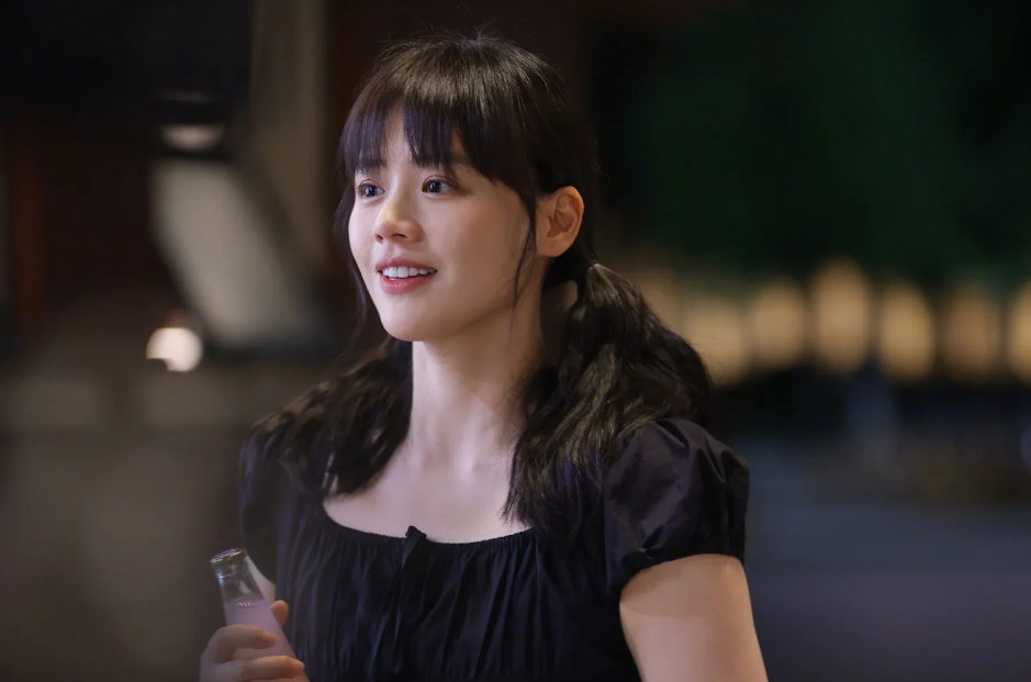 马思纯未修图惊艳网友,35岁嫩如18岁少女,妈妈也被惊艳到了!