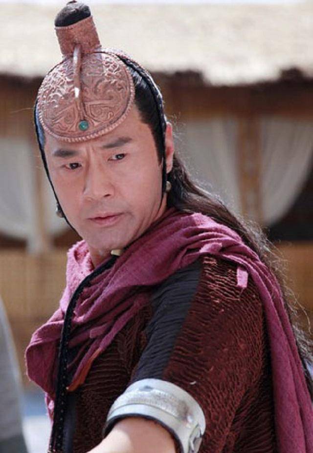 62岁妻子坚决要离婚,于荣光:钱我赚饭我做,35年0绯闻