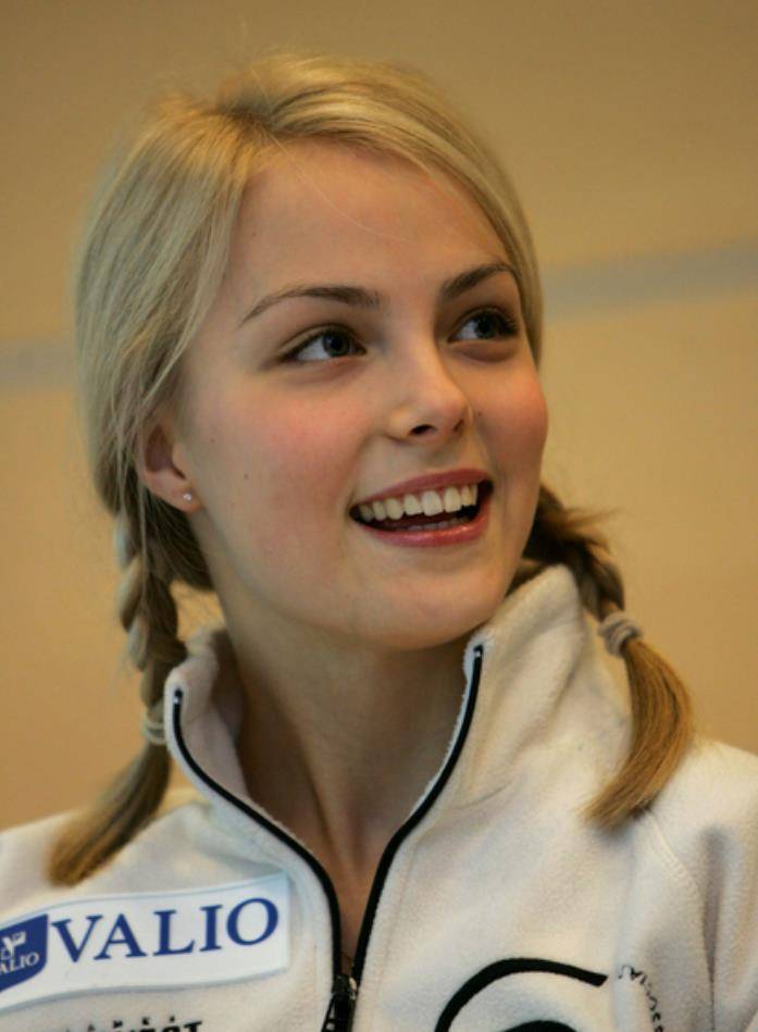 "群芳之中,她如月华初上"-浅谈花滑界最美的女运动员