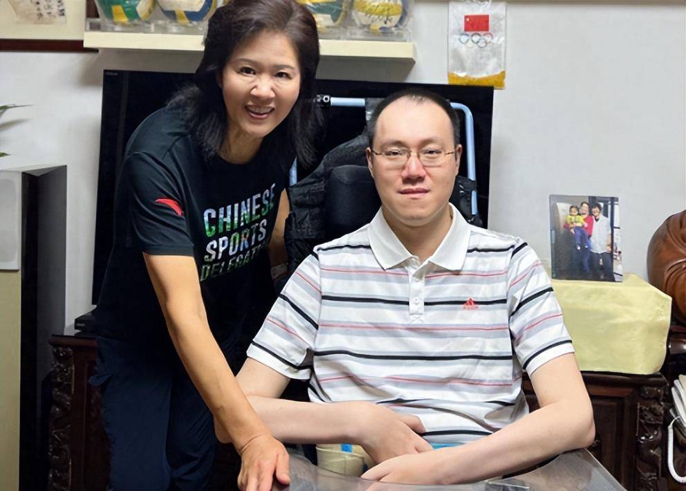 男排汤淼近况:瘫痪16年,母亲妻子早已改嫁,试管女儿刚6岁_足球运动员