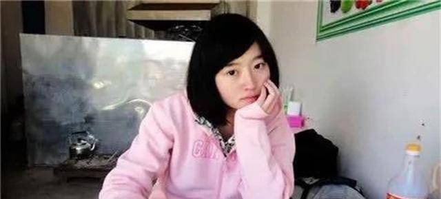 山东女孩马滢:才貌双全,名牌大学毕业,为何不找工作当