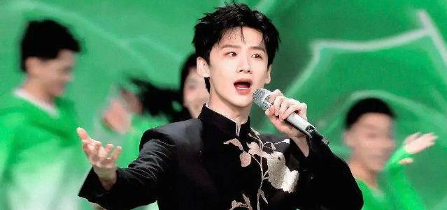 春晚舞台站位风波引发热议,白敬亭粉丝视频