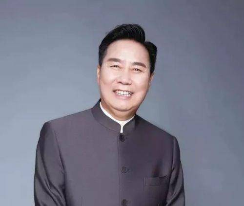 最后就是一些节目气氛的建议,现如今《梨园春》平台主持人话太多颇有