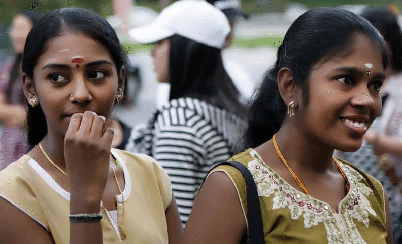 在印度旅游时,若碰到戴鼻环的美女,不能贸然去搭讪,这是为何?