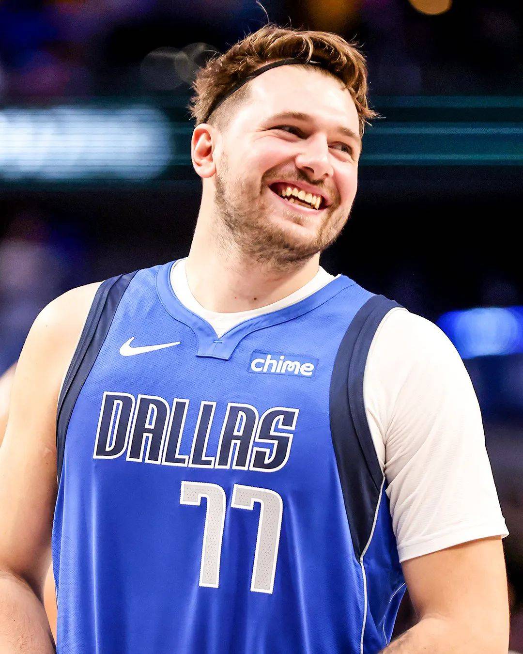 65亿,所以这也给了东契奇这种年轻巨星的机会,在未来这样的合同只