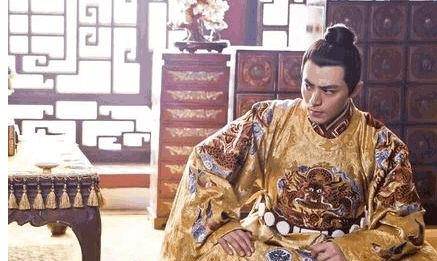 古代皇帝总是穿龙袍,却基本上不清洗,这是为什么?_时候_裁衣服_穿着