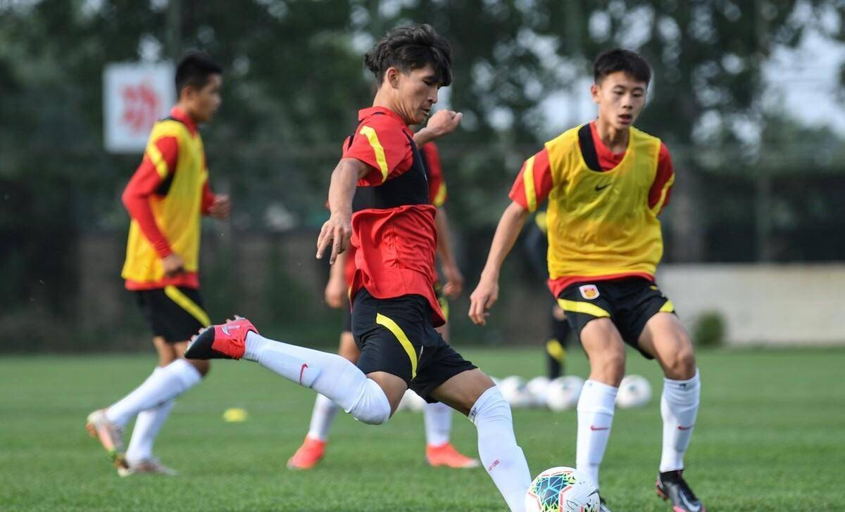 国外战术大师上村健一掌舵我们u16 国足开启国外拉练新篇章_比赛_青训