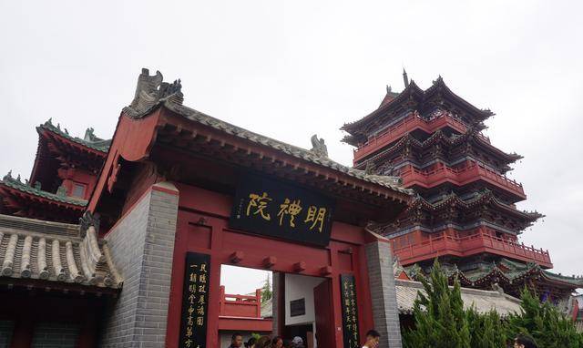 一个安徽人在河南当官,还当出了名,如今办公地被全国