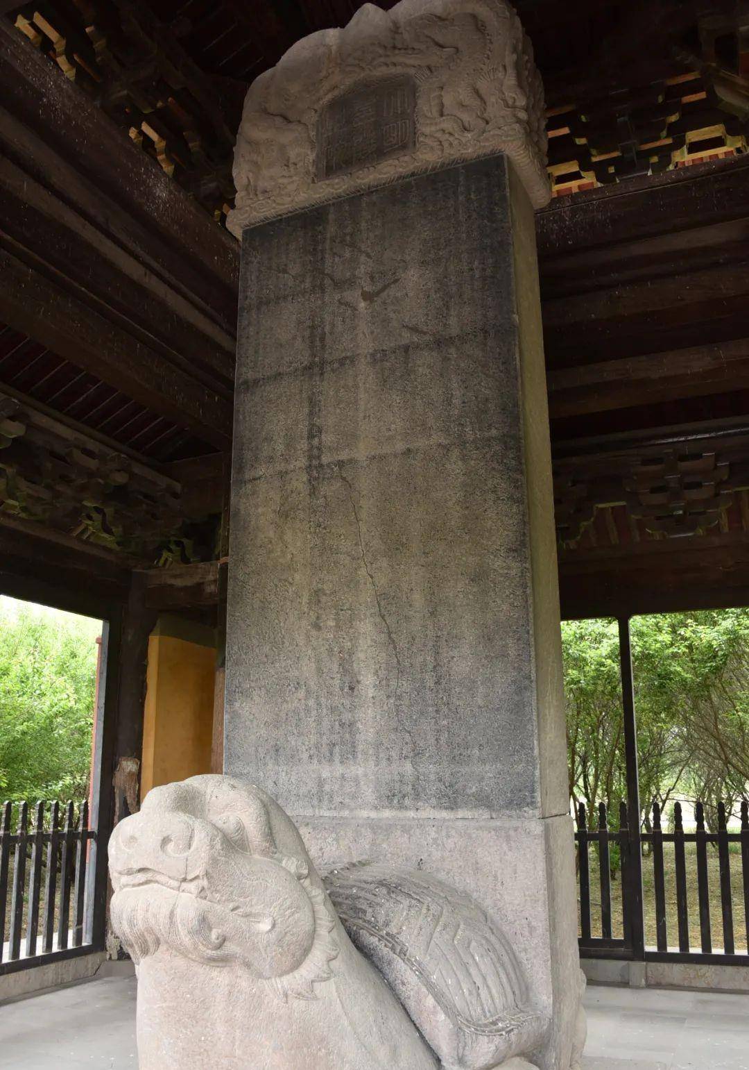 明明叫做明皇陵,为什么埋葬的却不是明朝皇帝?_石刻