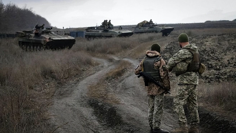 乌军被打崩了,俄军7大野战旅出击,旅